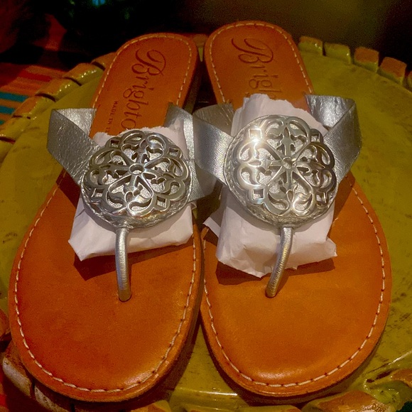 Brighton Shoes - NWOT Brighton Alice Metallic Sandals - Size 7M